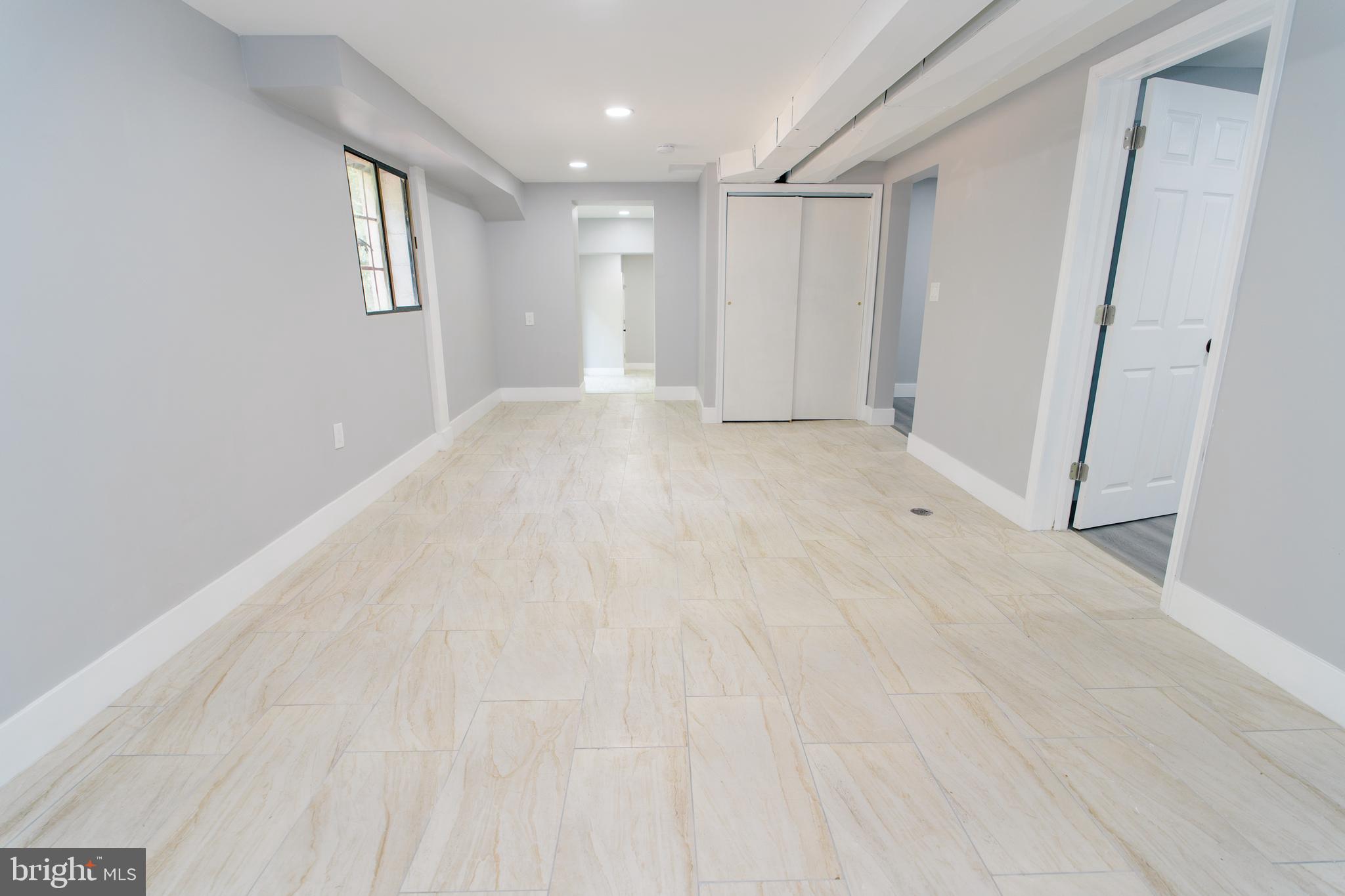 5 Foxwood Ln