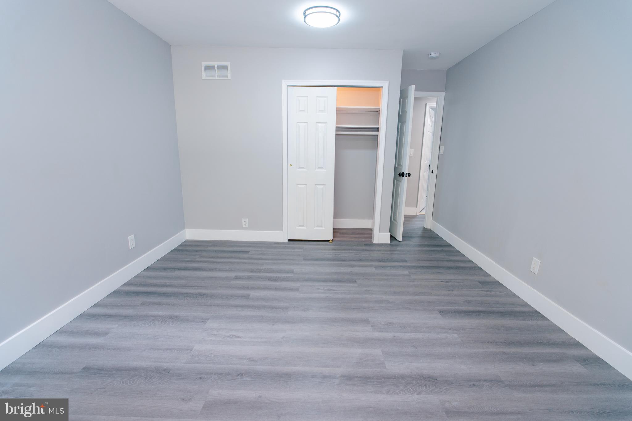 5 Foxwood Ln