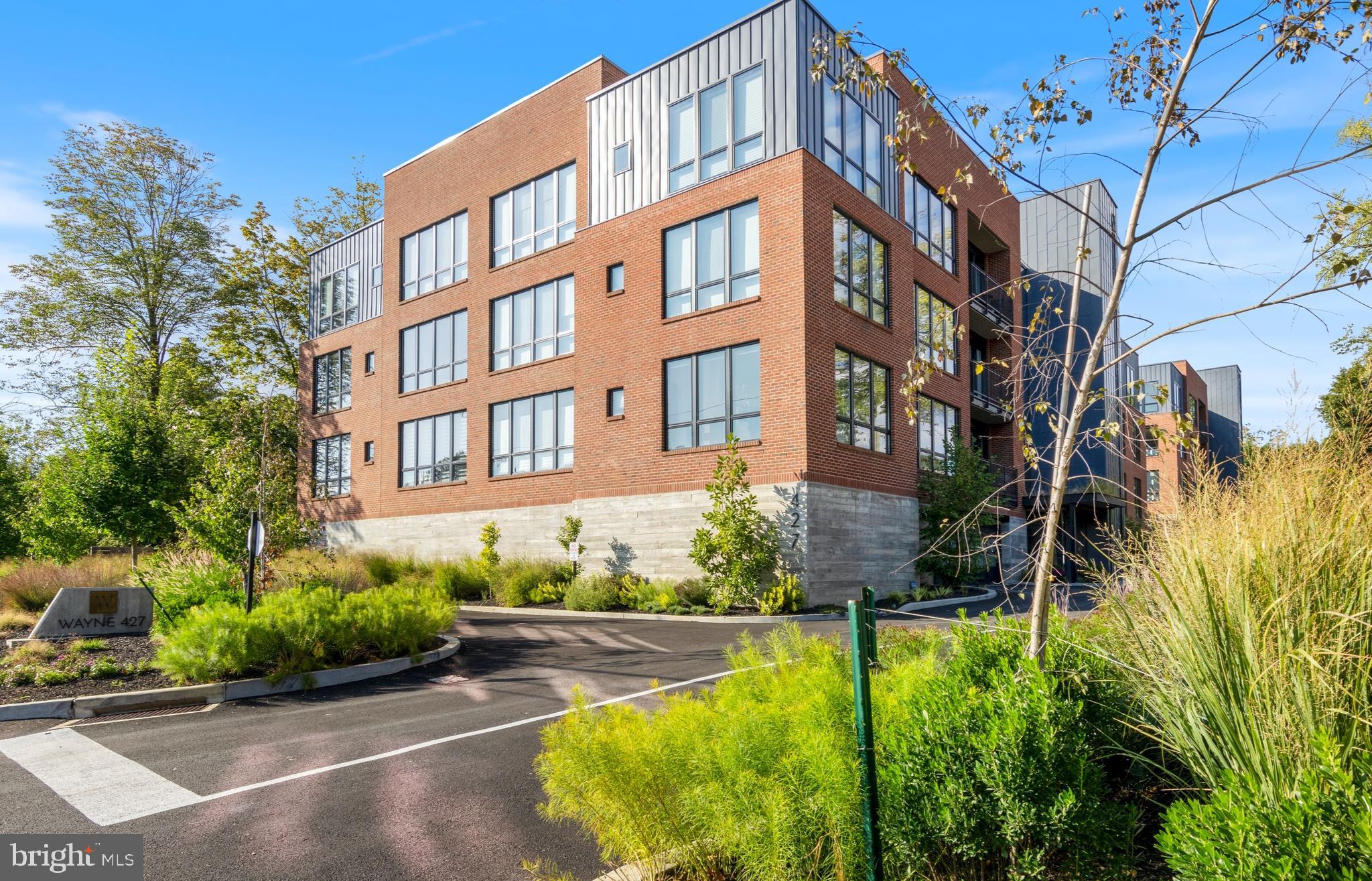 427 E Lancaster Ave #2201