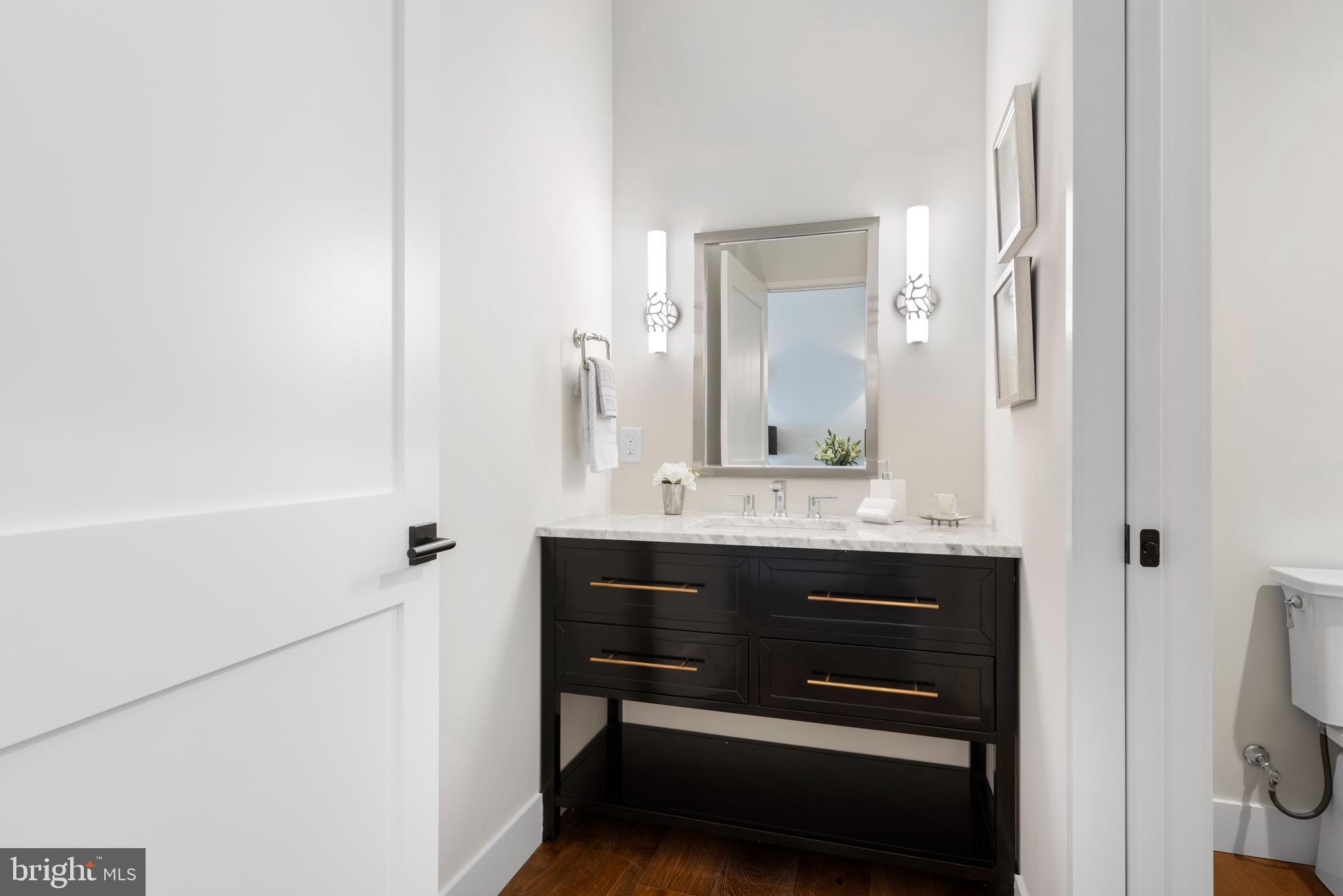 427 E Lancaster Ave #2201