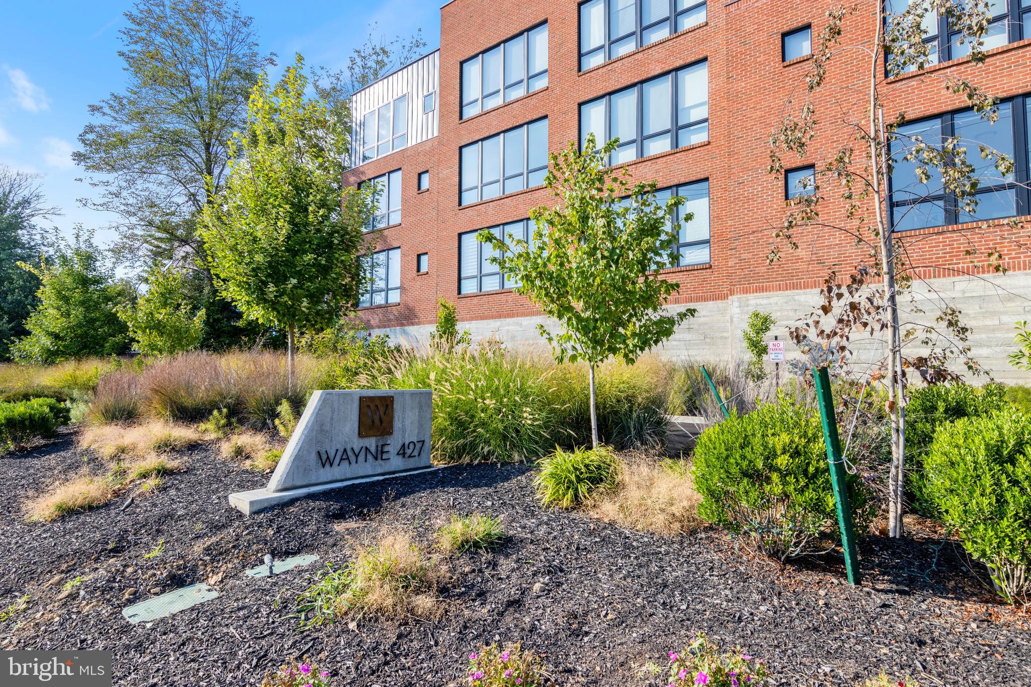 427 E Lancaster Ave #2201