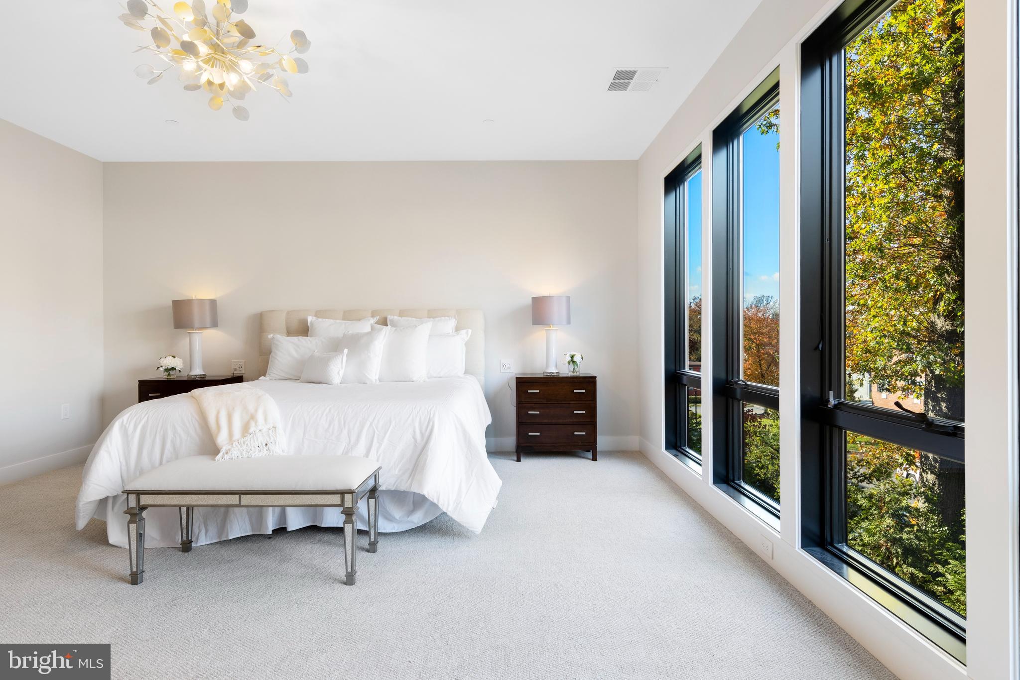 427 E Lancaster Ave #2201