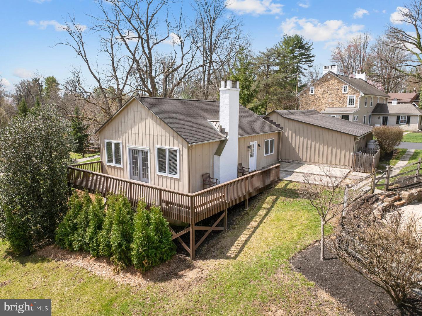 307 Earles Ln