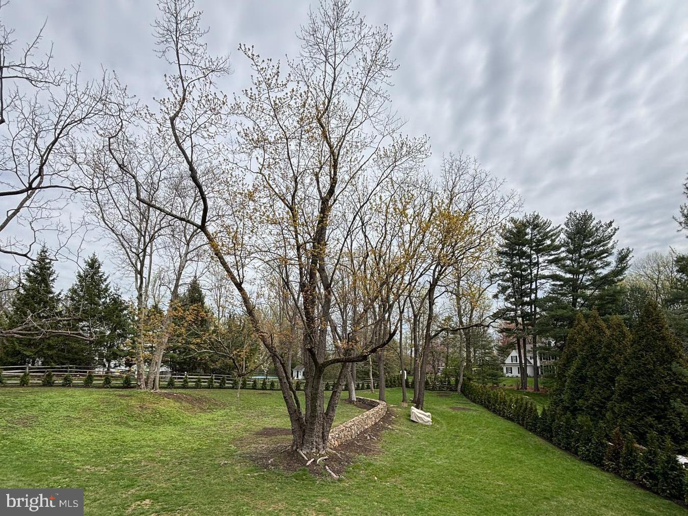 307 Earles Ln