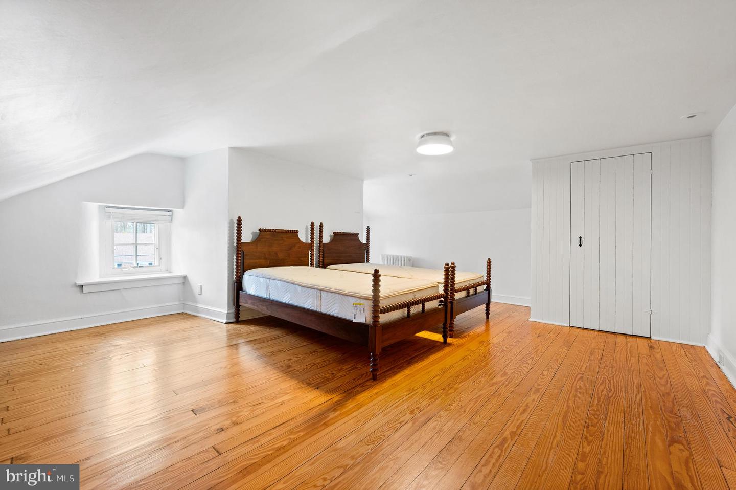 307 Earles Ln