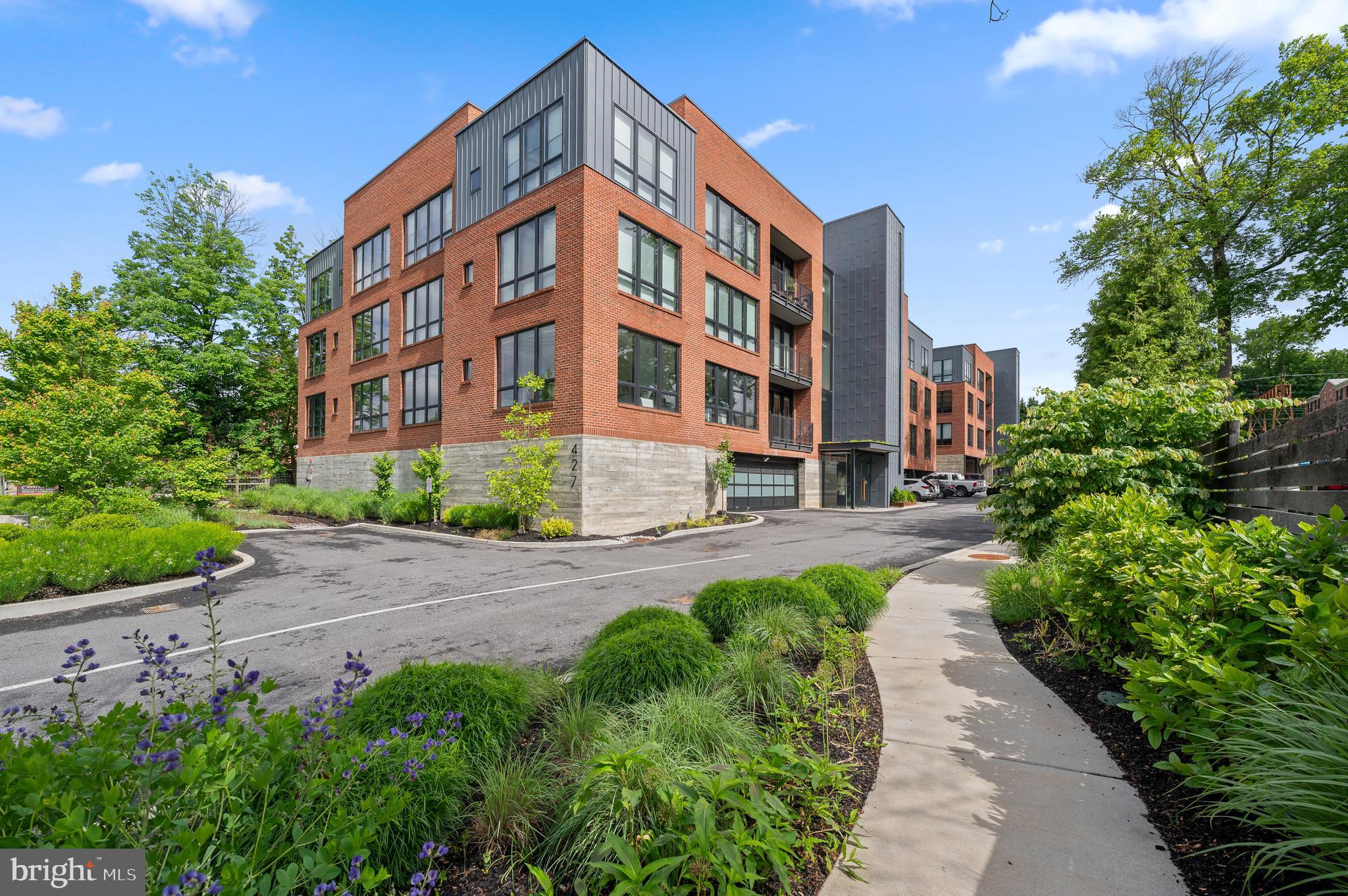 427 E Lancaster Ave #1101