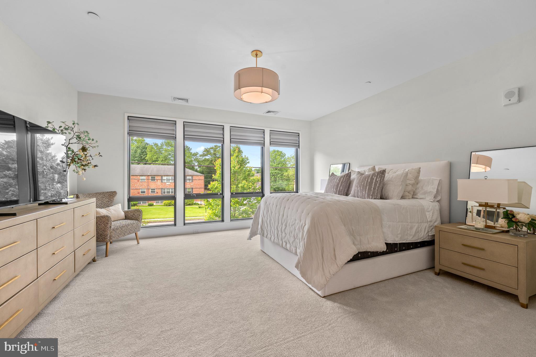 427 E Lancaster Ave #1101