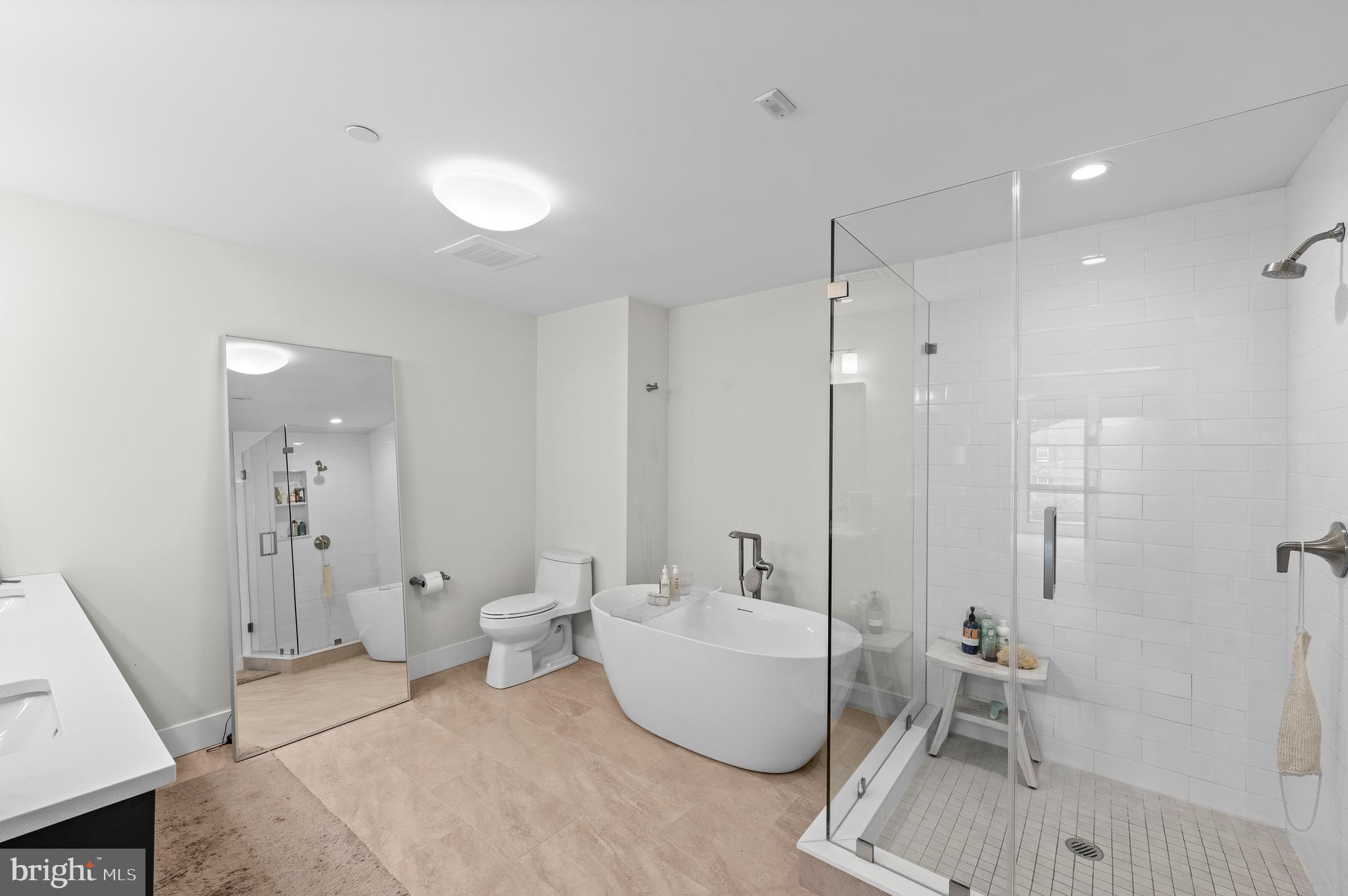 427 E Lancaster Ave #1101