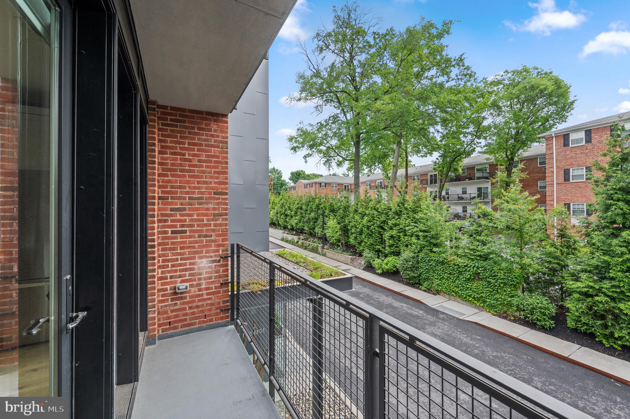 427 E Lancaster Ave #1101