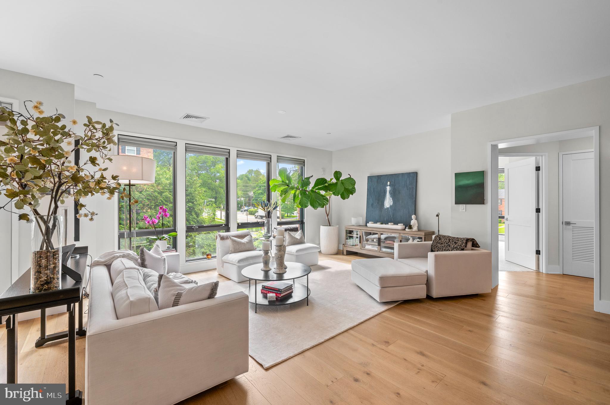 427 E Lancaster Ave #1101