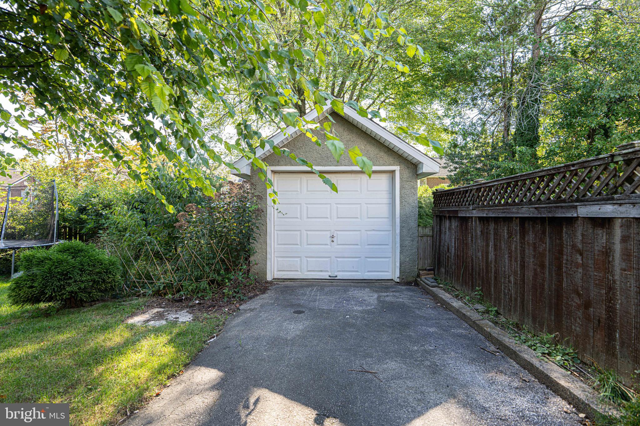 2114 E COUNTY LINE ROAD