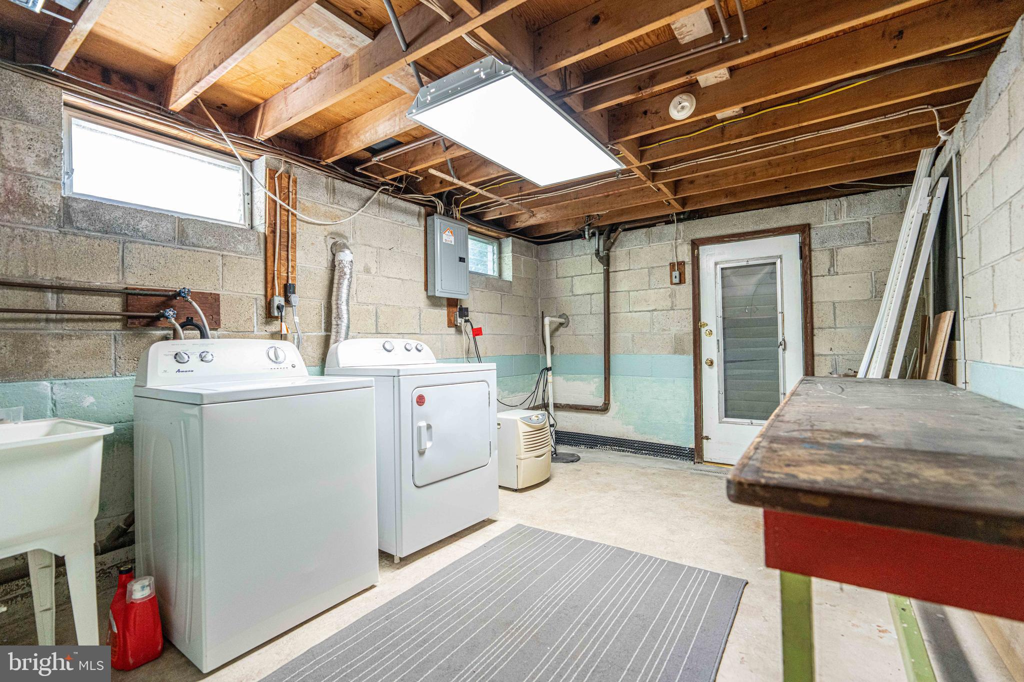 2114 E COUNTY LINE ROAD