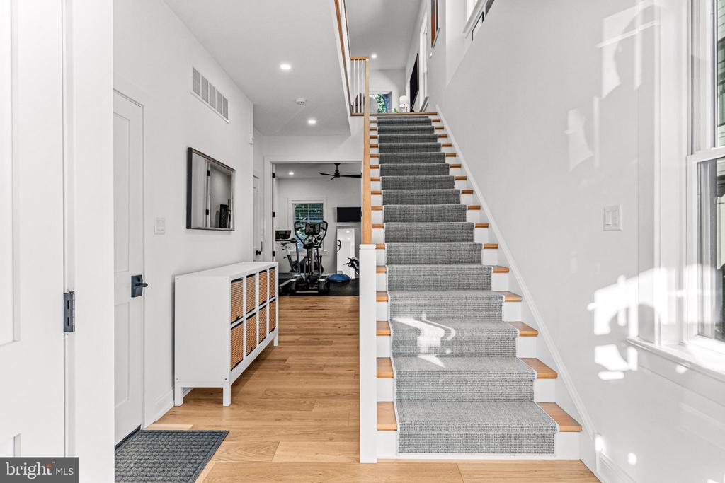 423 MAPLEWOOD AVENUE