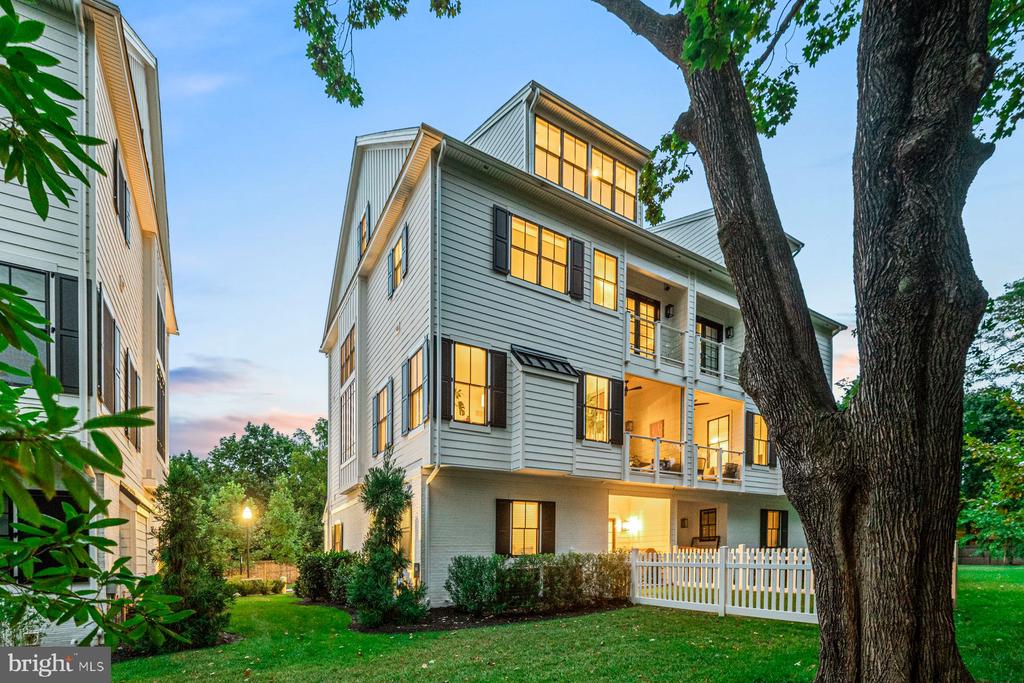423 MAPLEWOOD AVENUE