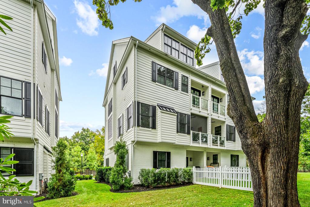 423 MAPLEWOOD AVENUE