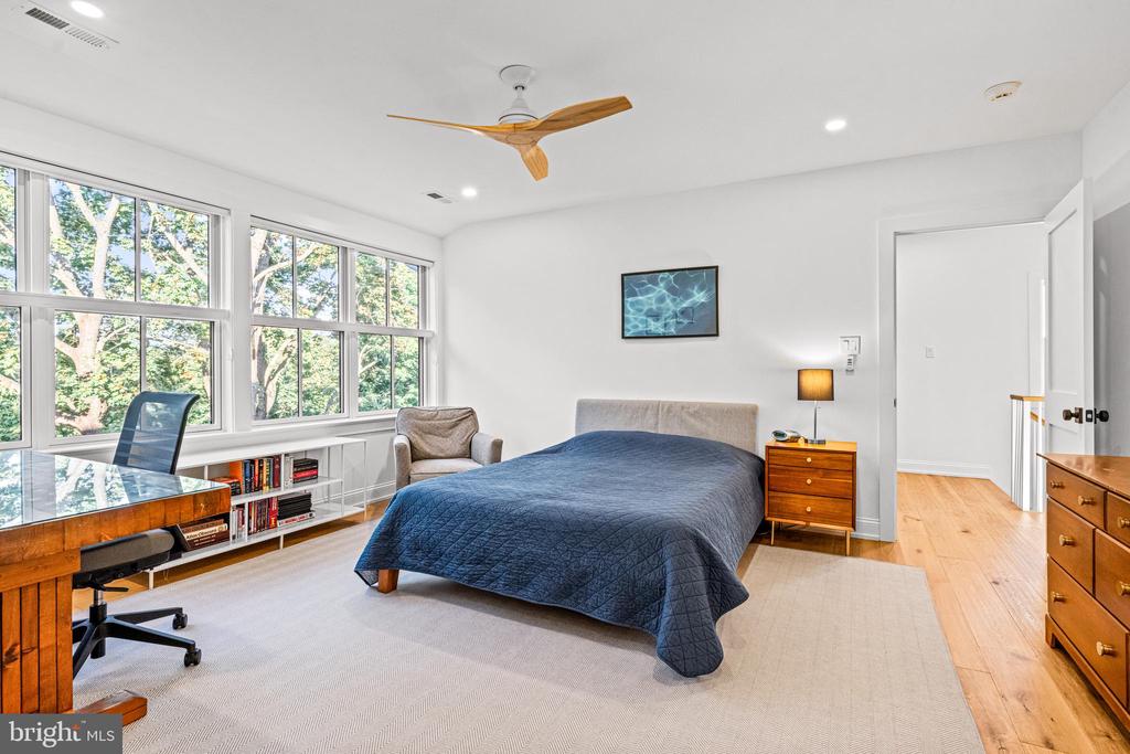 423 MAPLEWOOD AVENUE