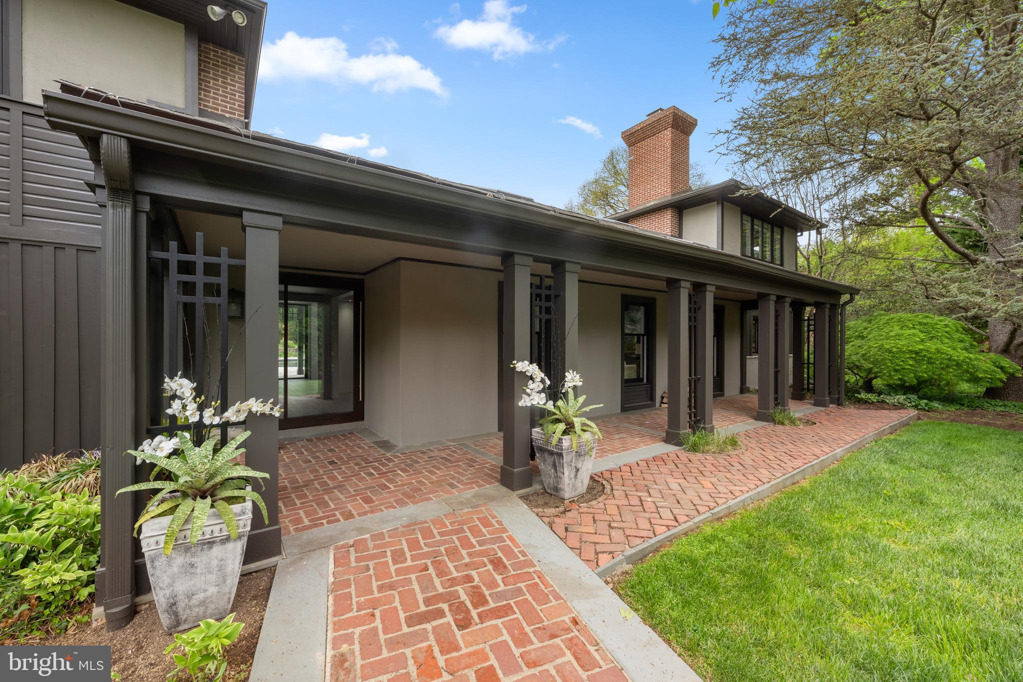 850 LESLEY ROAD