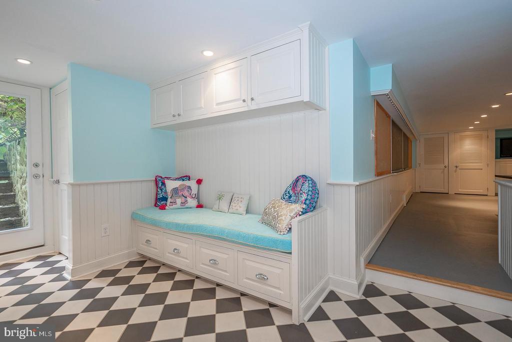 238 Curwen Rd