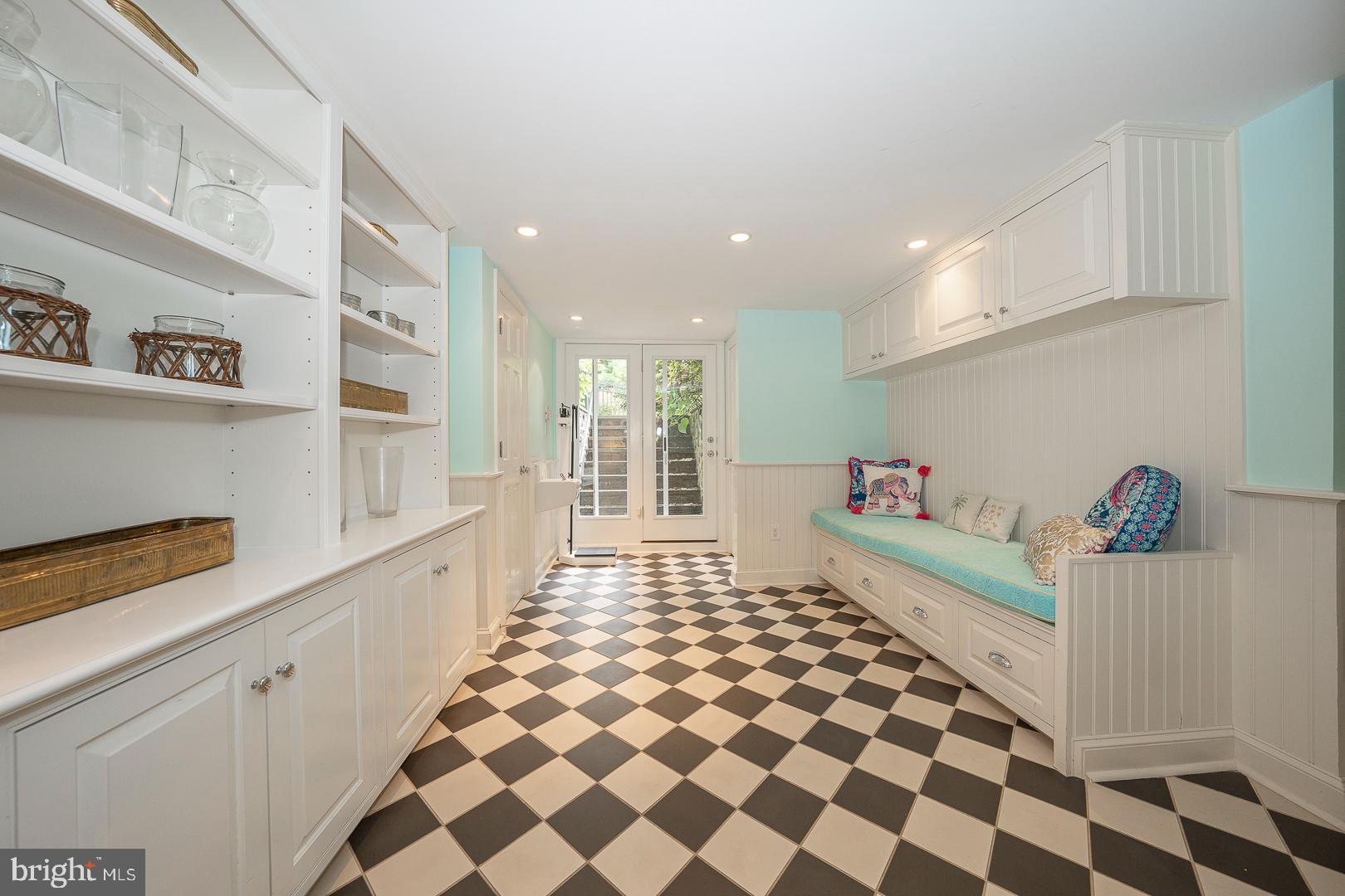 238 Curwen Rd