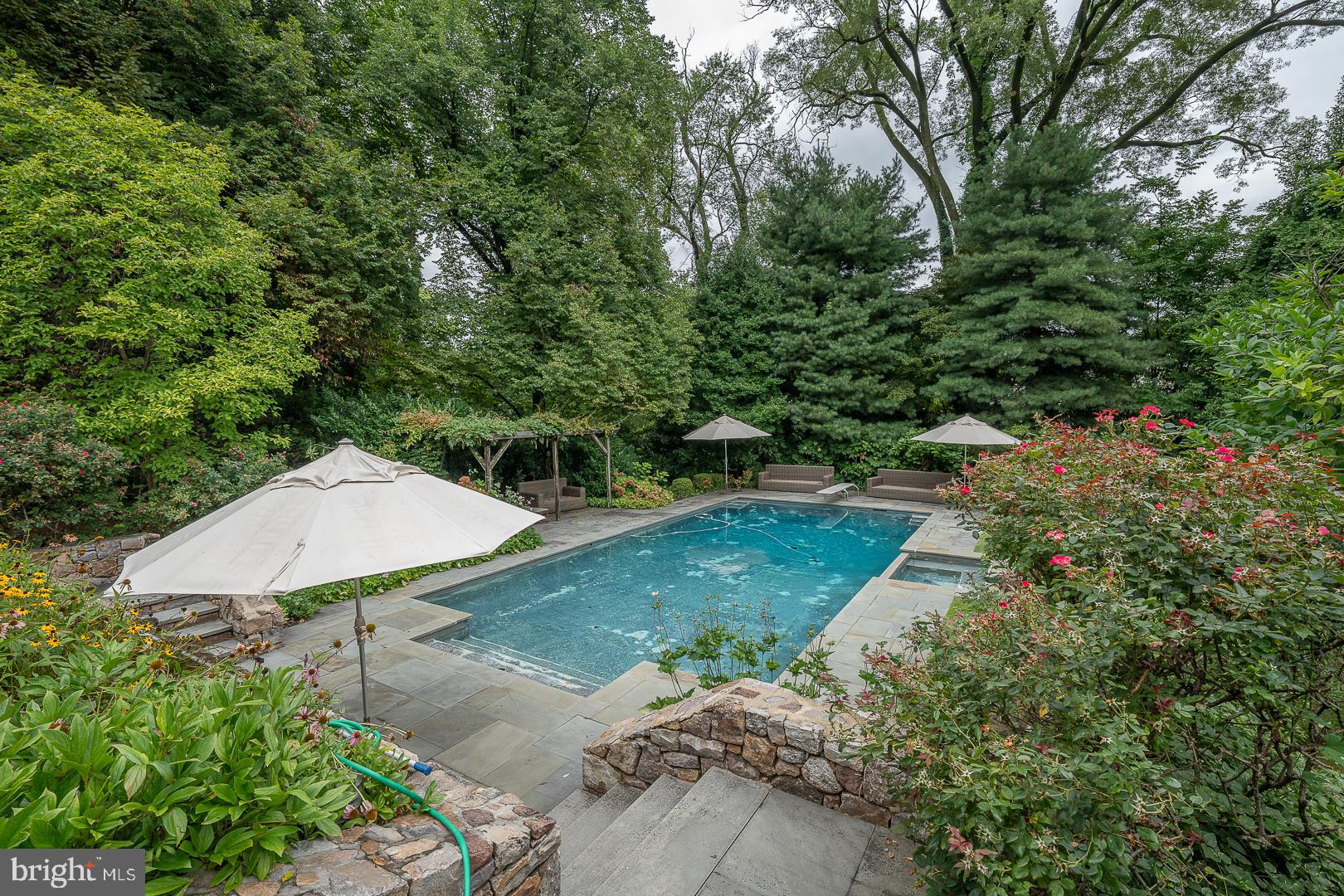 238 Curwen Rd
