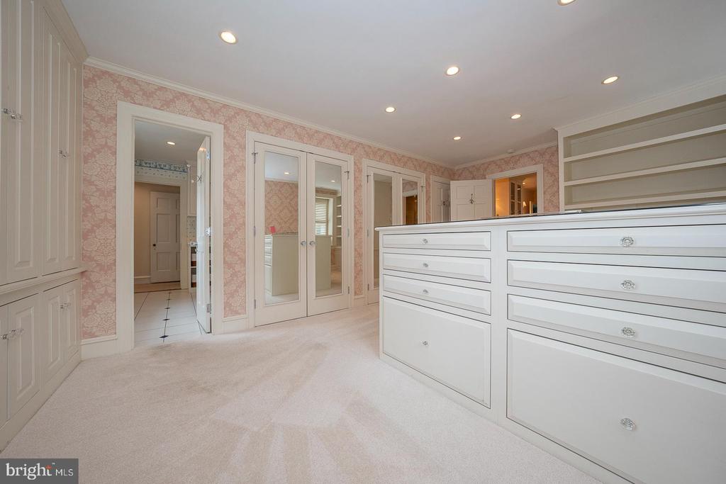 238 Curwen Rd