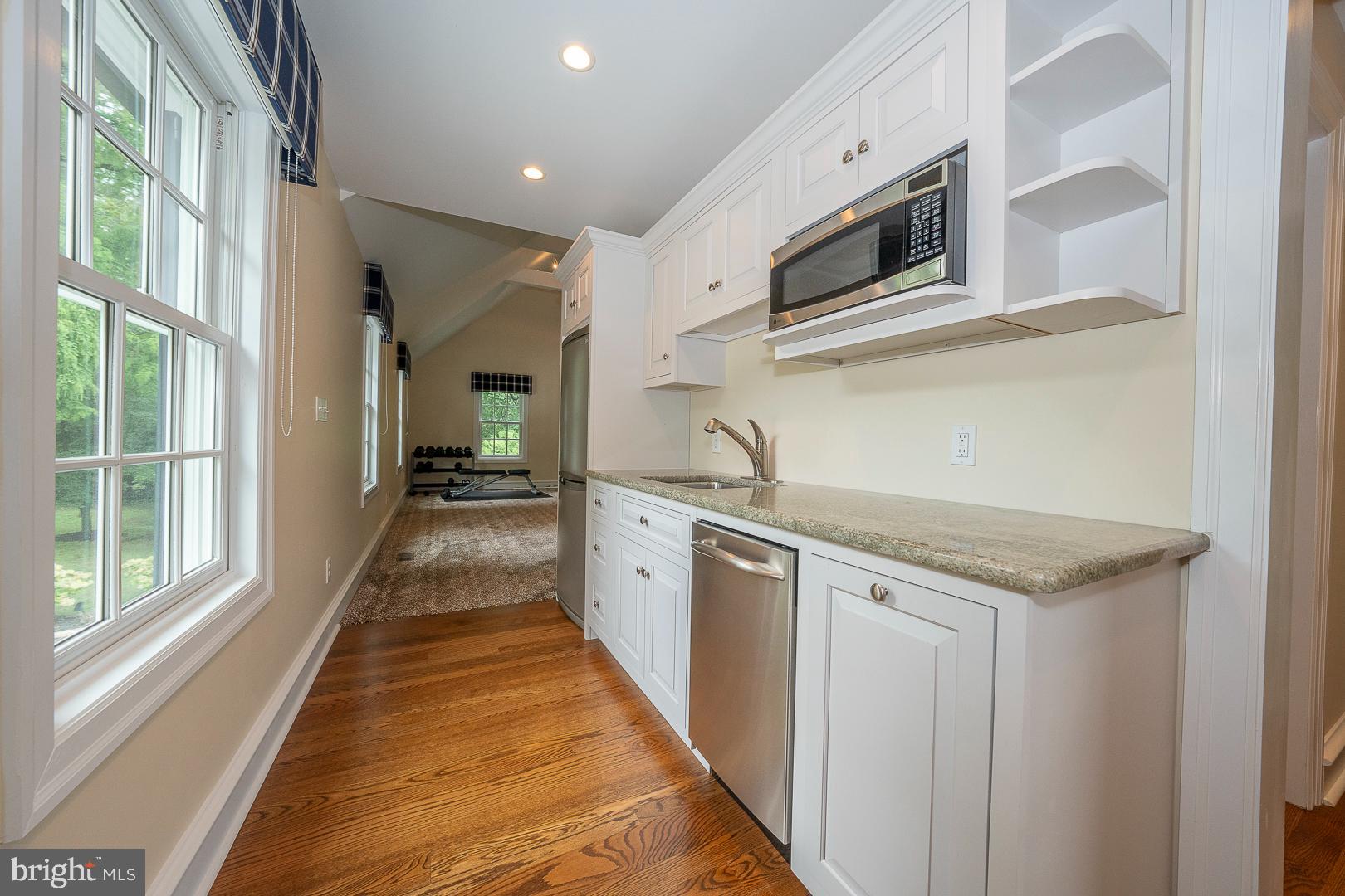 238 Curwen Rd