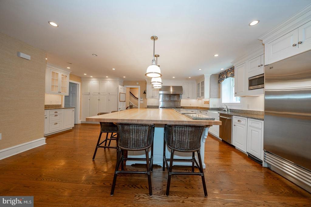 238 Curwen Rd