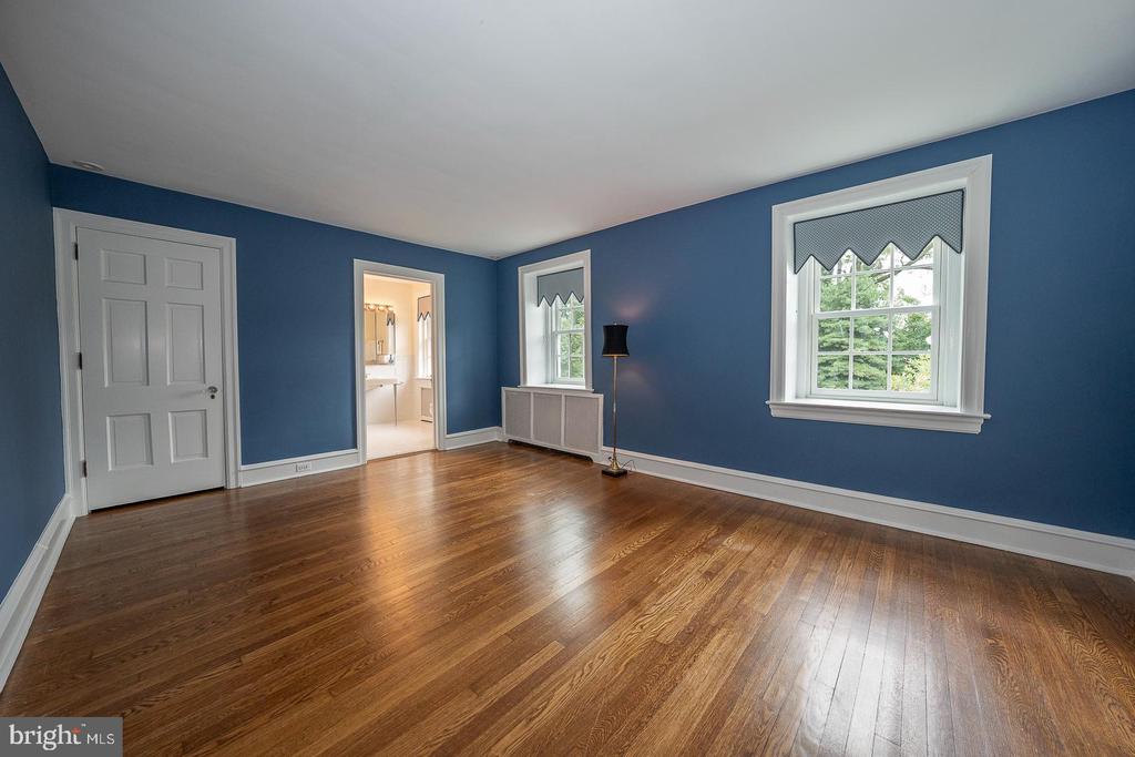 238 Curwen Rd