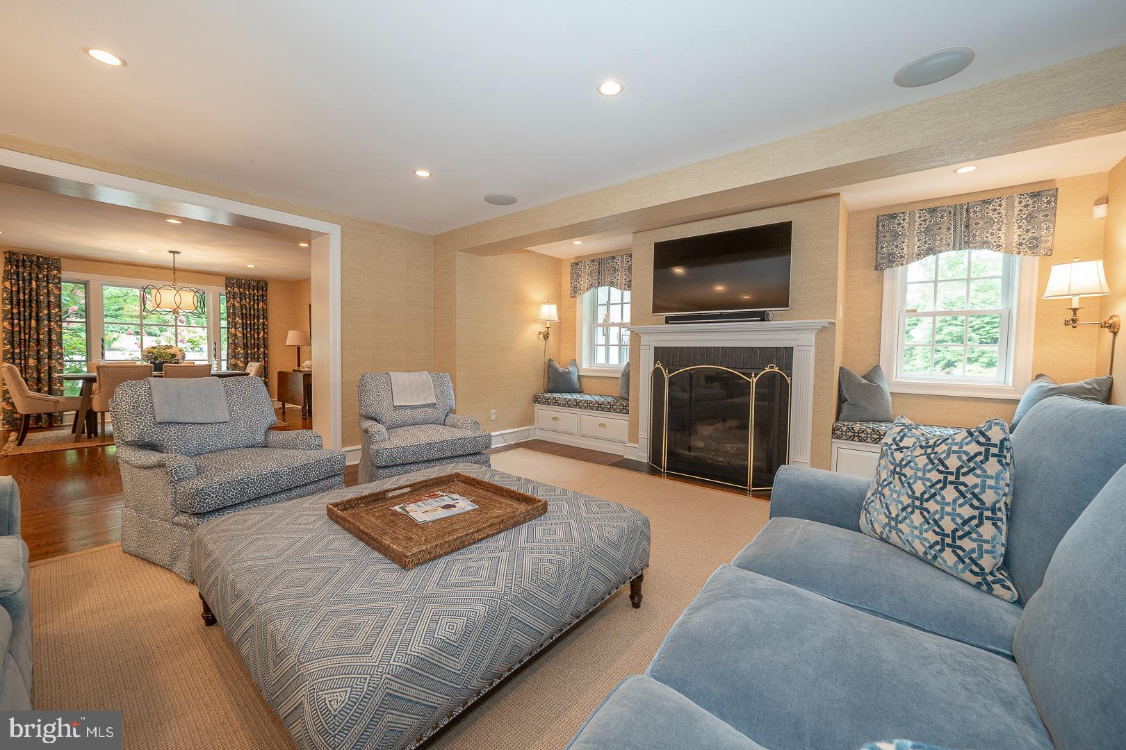 238 Curwen Rd