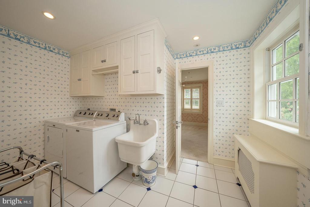 238 Curwen Rd