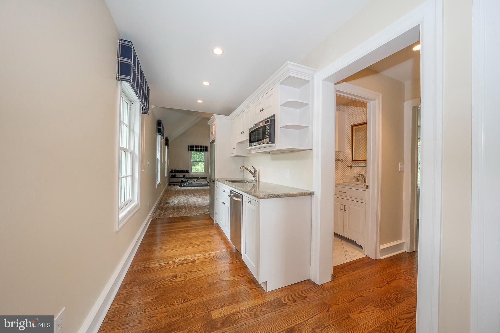 238 Curwen Rd