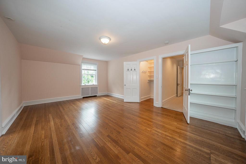 238 Curwen Rd