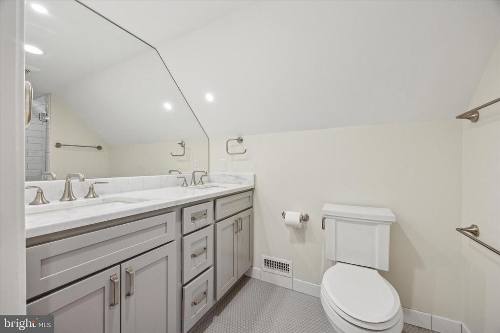 226 Fishers Rd