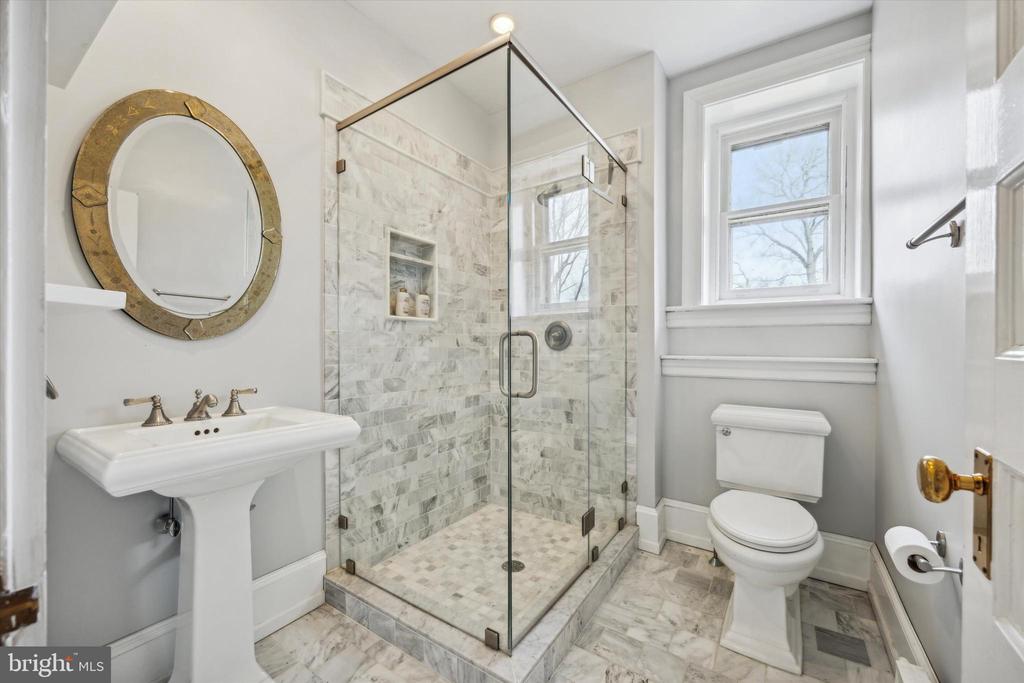 226 Fishers Rd