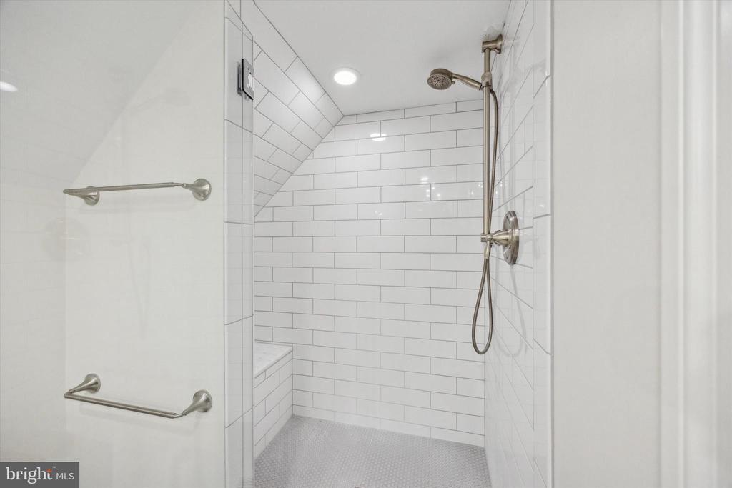 226 Fishers Rd