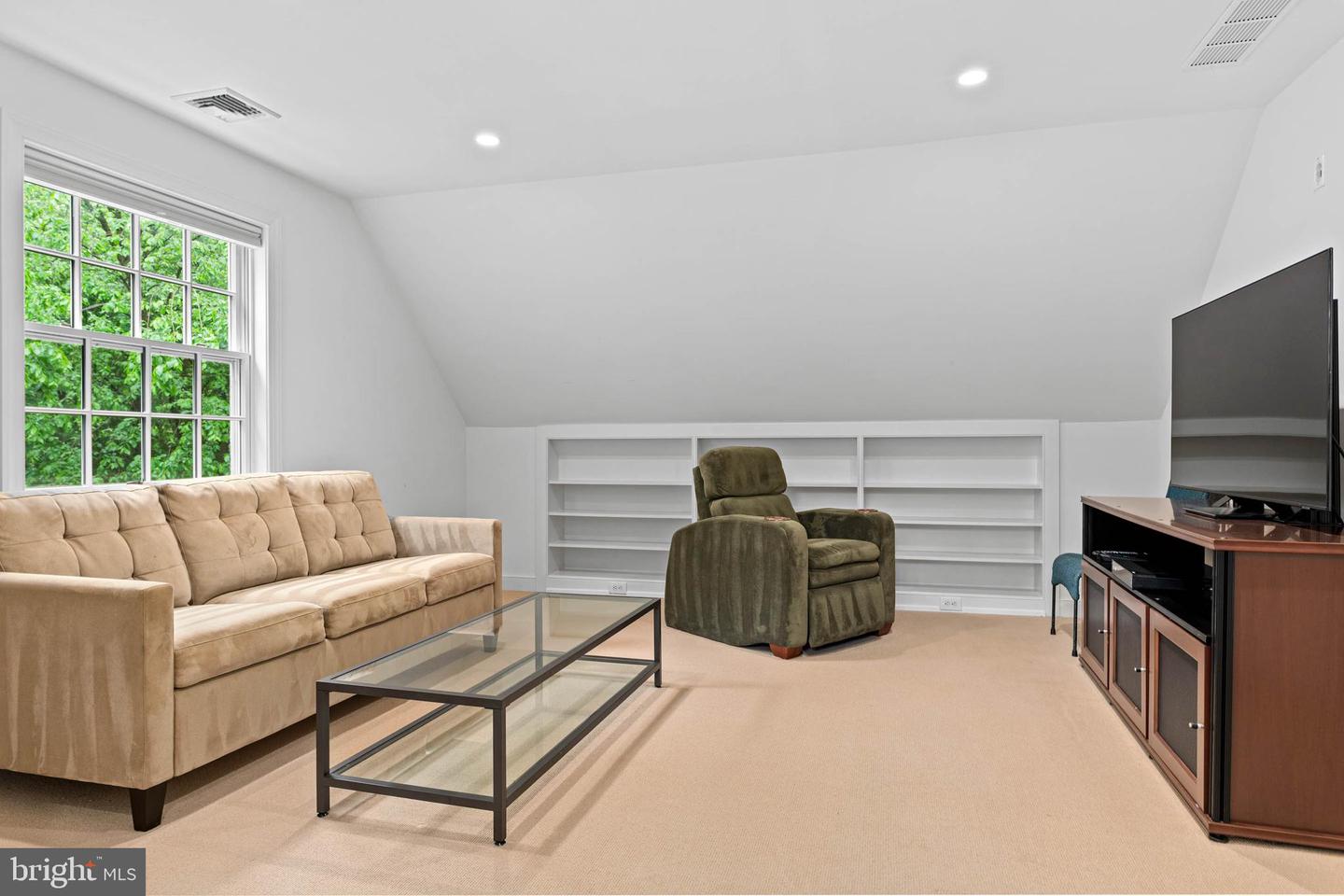 1333 Beaumont Dr