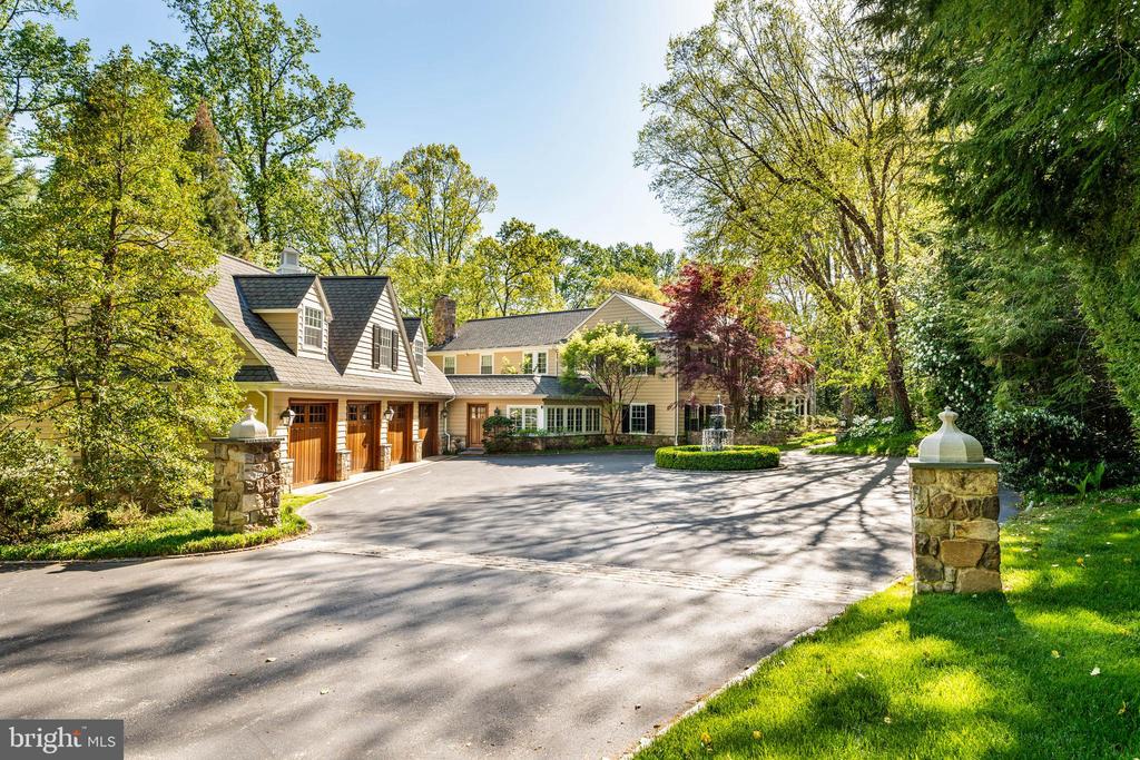 1333 Beaumont Dr