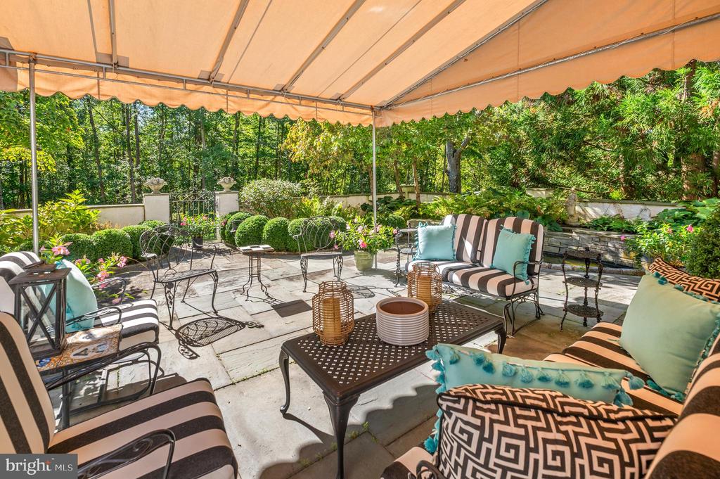 1236 DENBIGH LANE