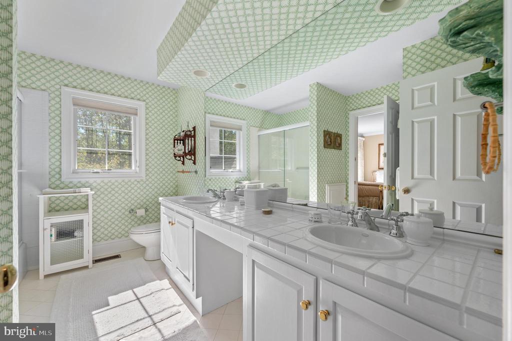 1236 DENBIGH LANE
