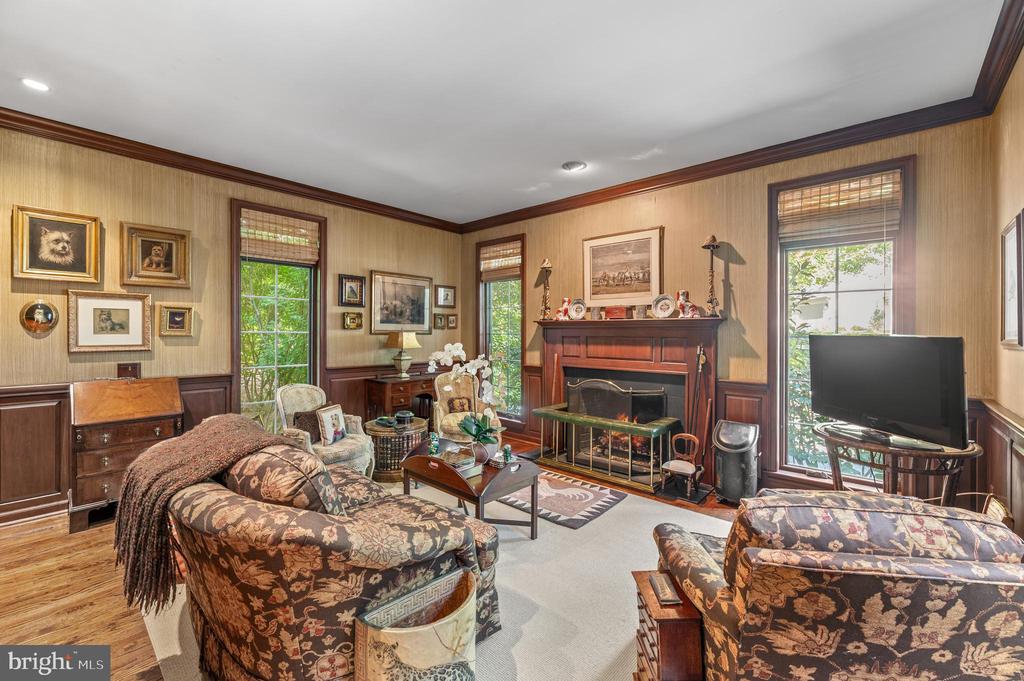 1236 DENBIGH LANE