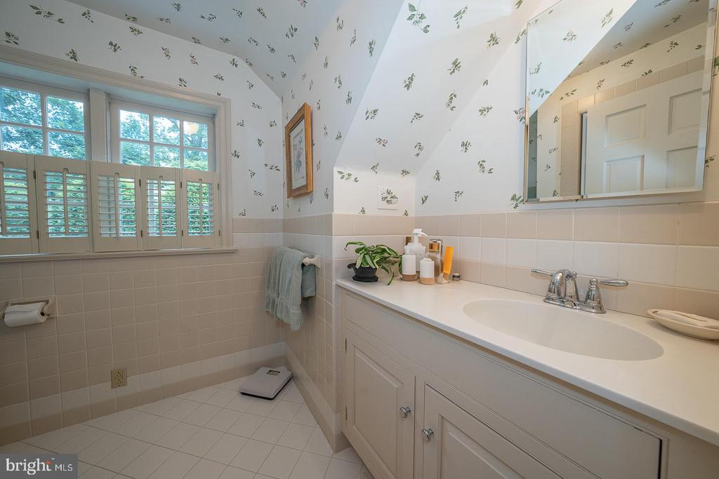 1109 BRYNLAWN ROAD