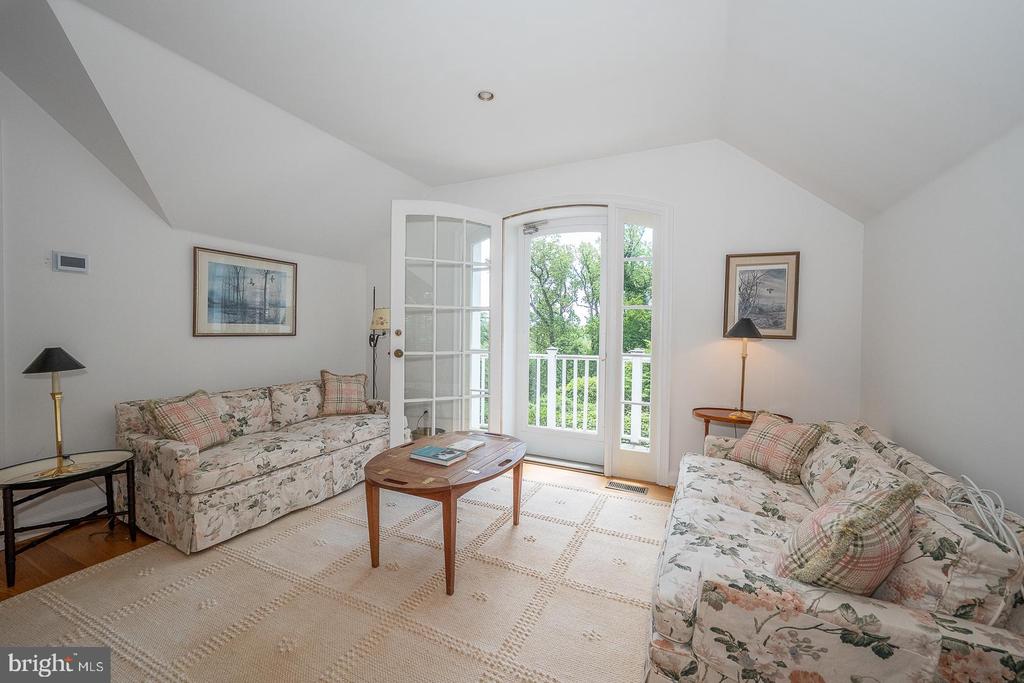 1109 BRYNLAWN ROAD