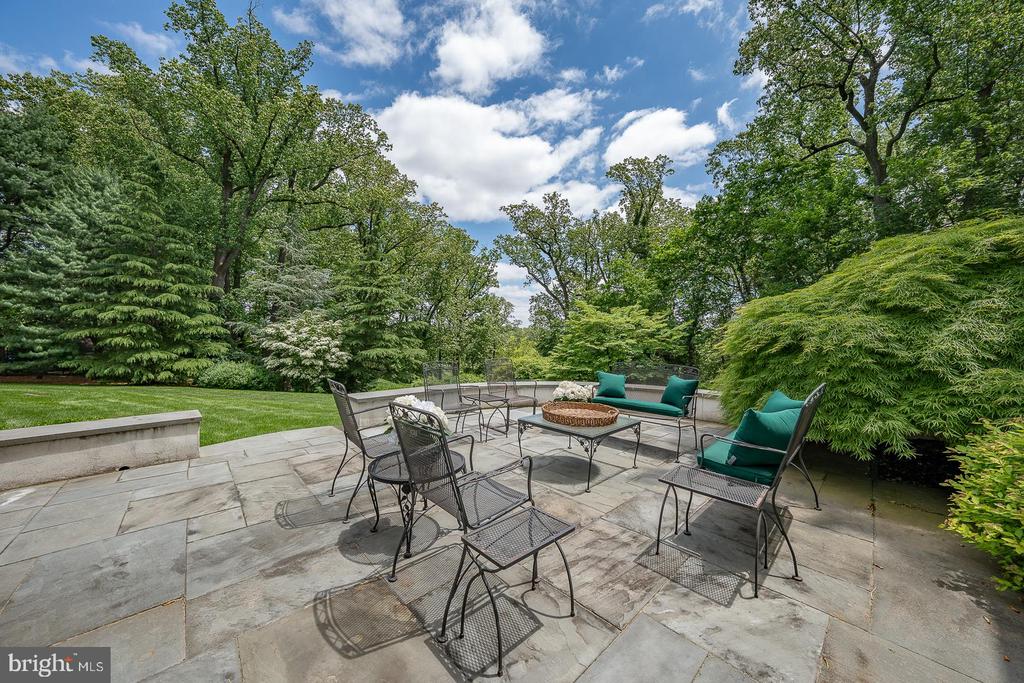 1109 BRYNLAWN ROAD