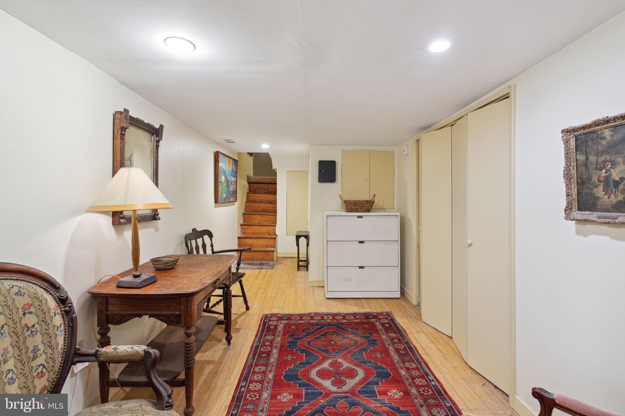 332 S 24th St