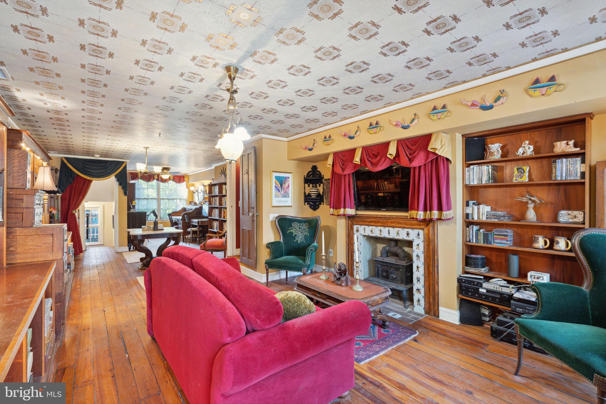 332 S 24th St