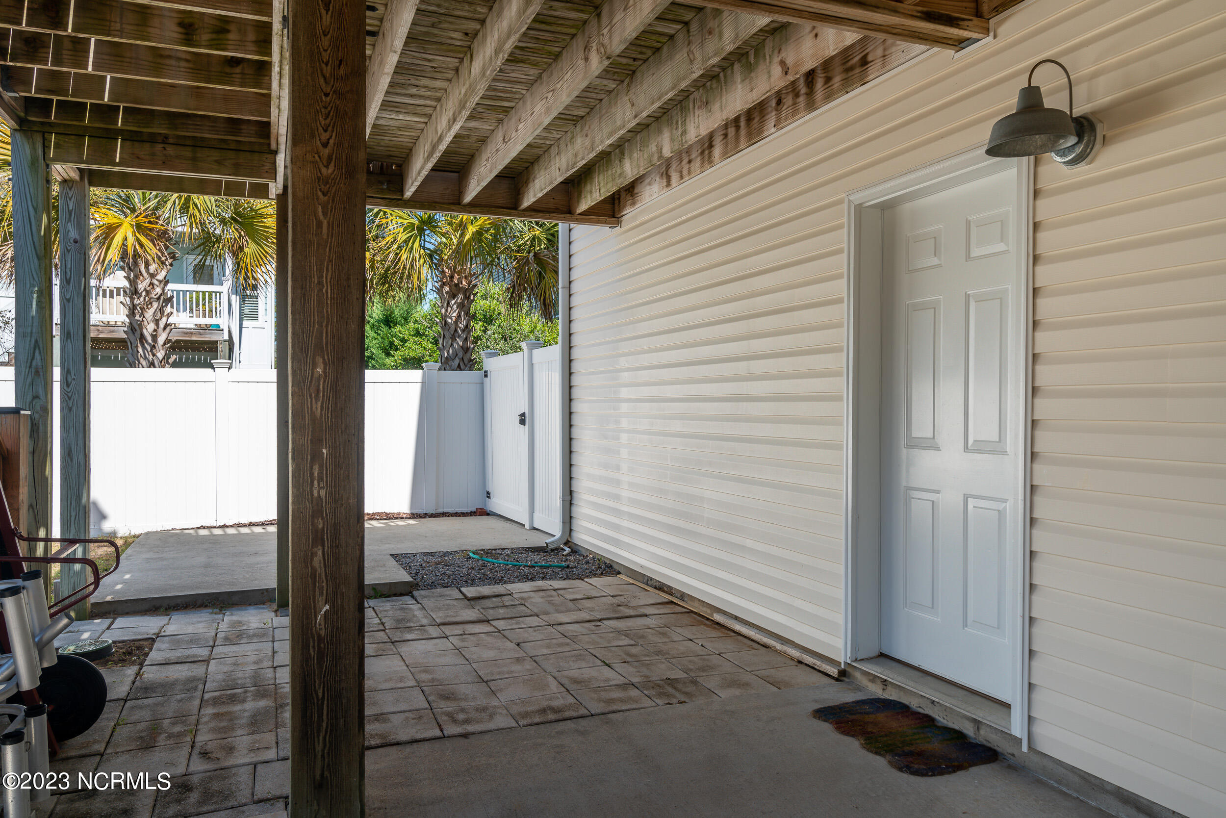 151 NE 30th Street