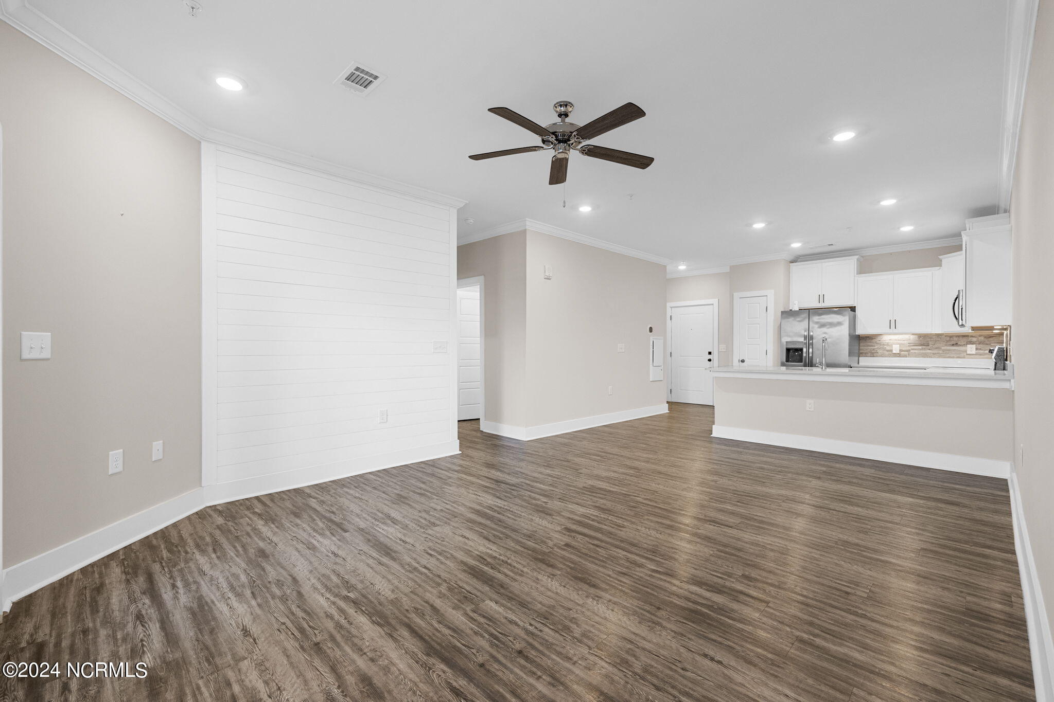 395 S Crow Creek Drive, 1601