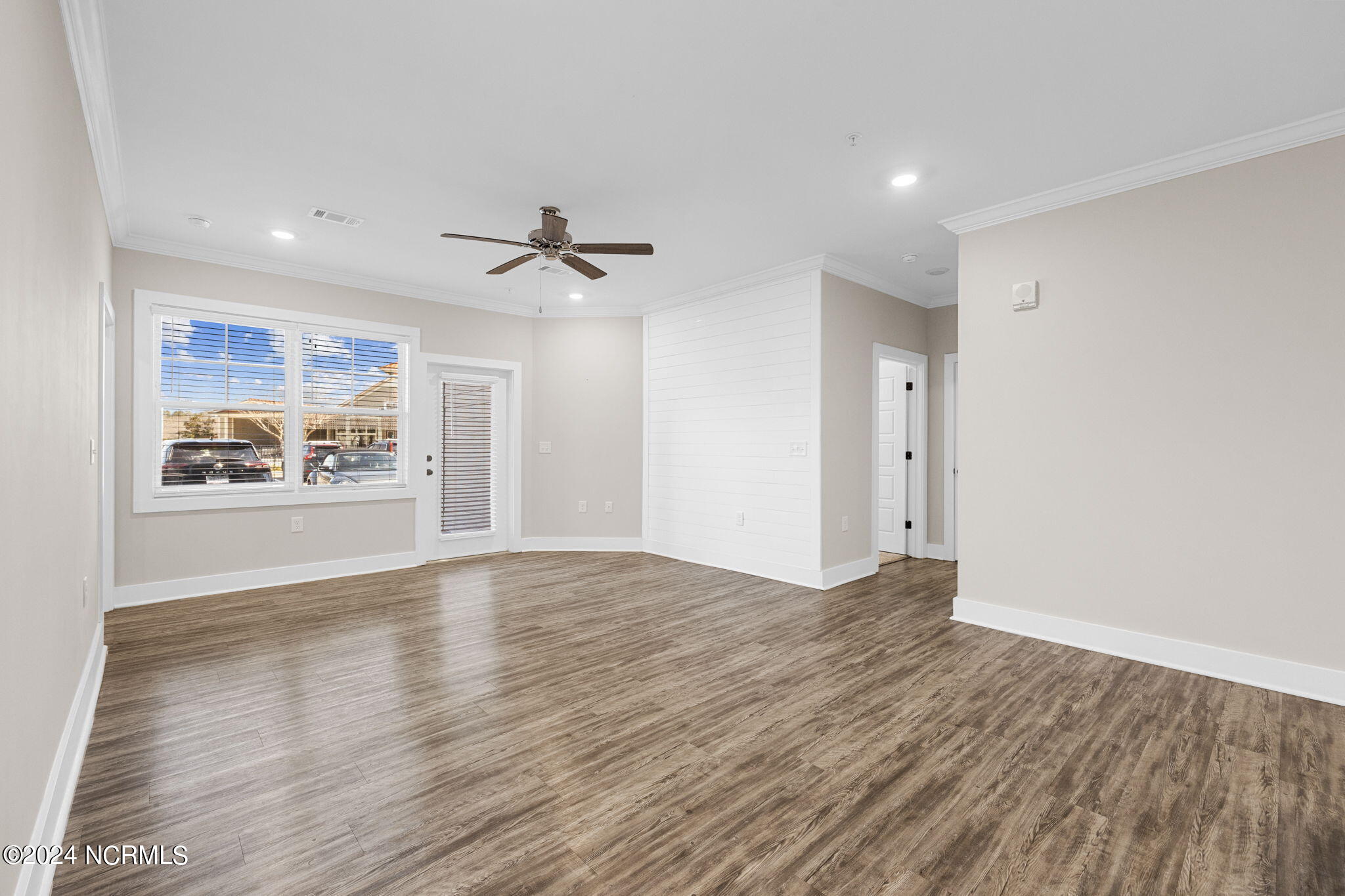 395 S Crow Creek Drive, 1601