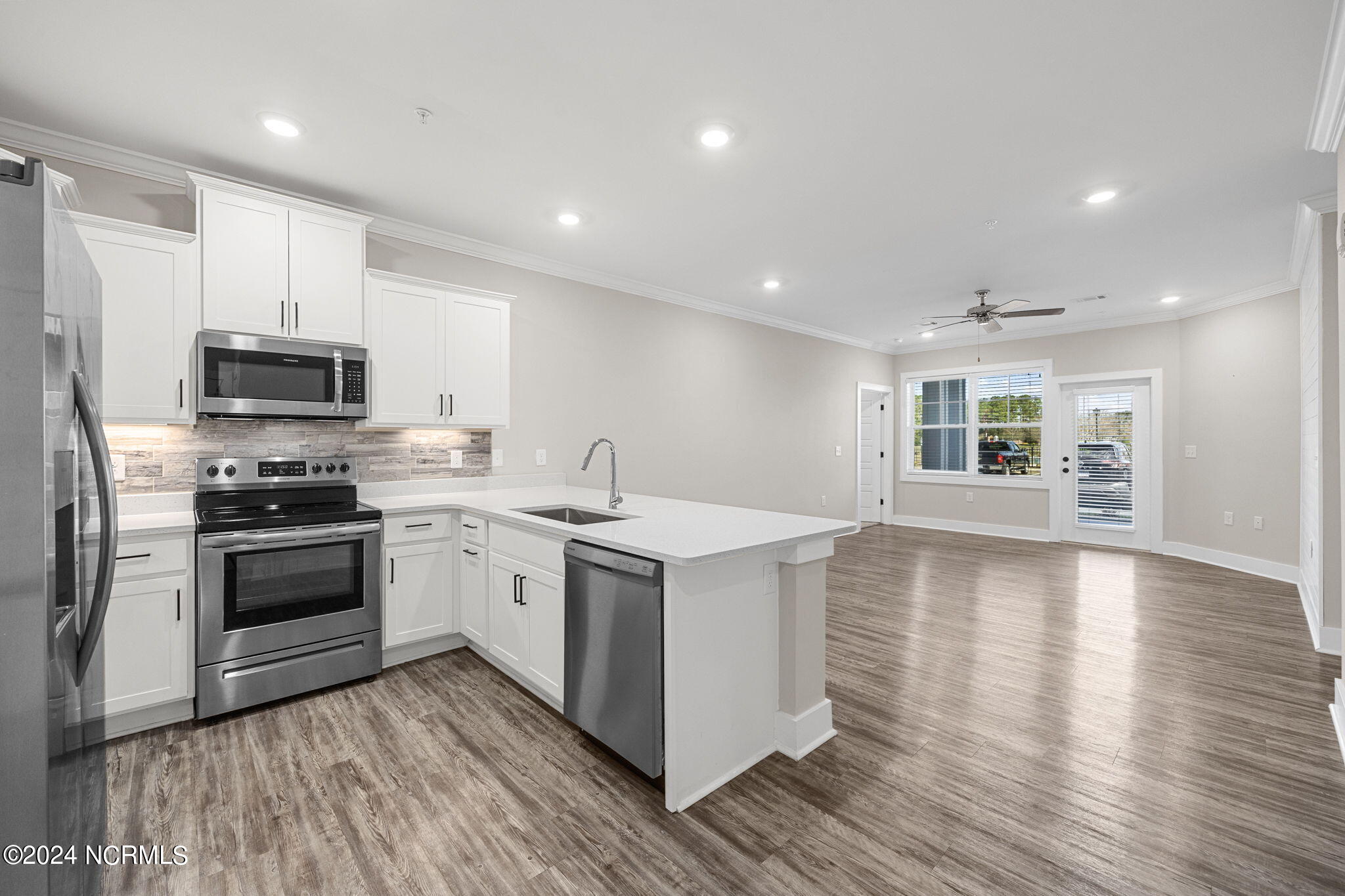 395 S Crow Creek Drive, 1601