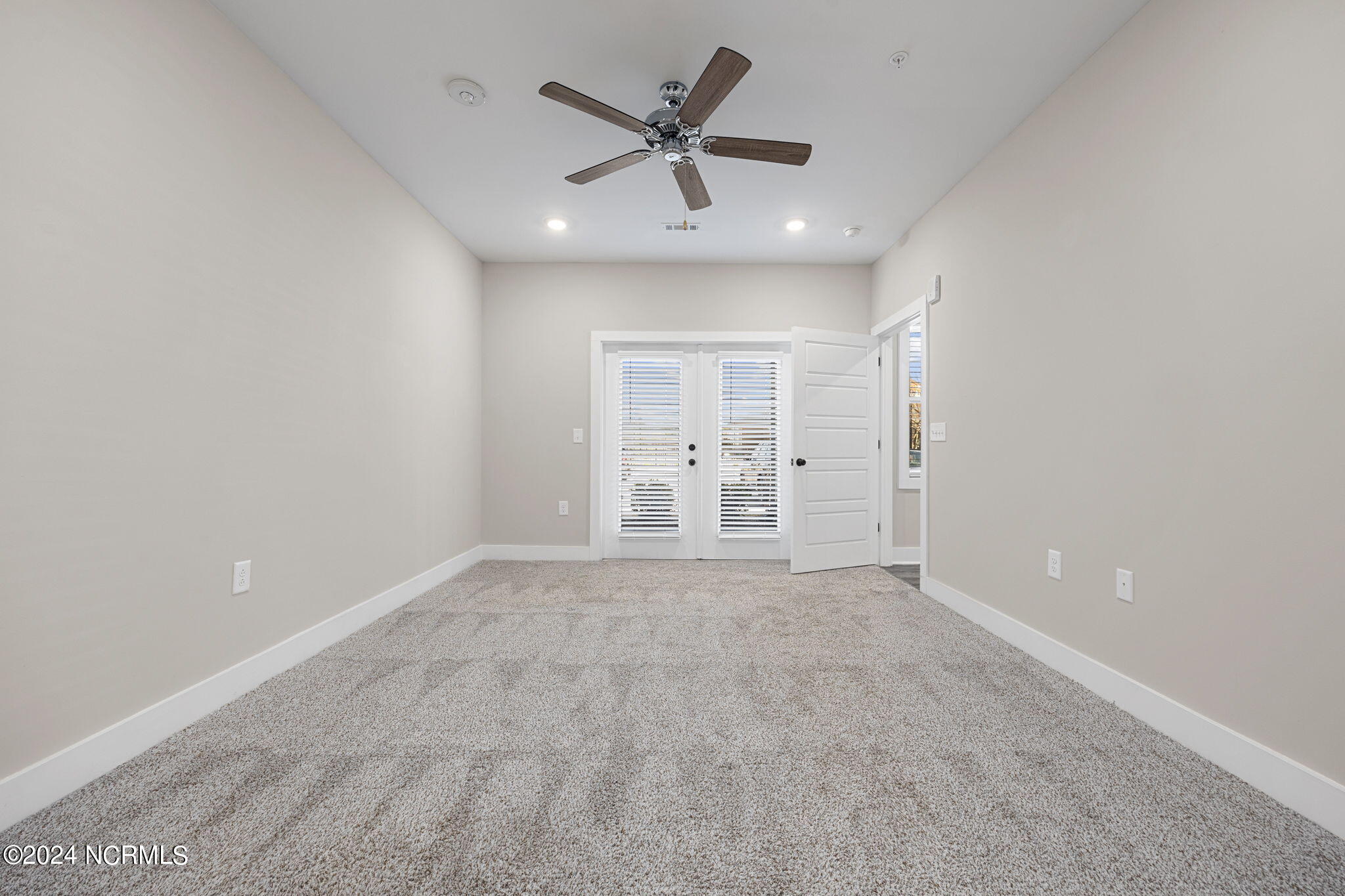 395 S Crow Creek Drive, 1601